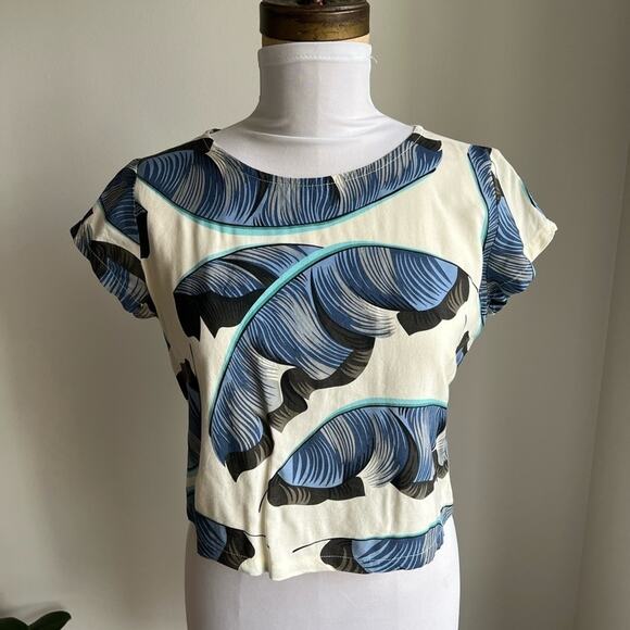 ANTHROPOLOGIE RYDER BLUE FEATHER PRINT CROPPED T SHIRT XS - Picture 2 of 7
